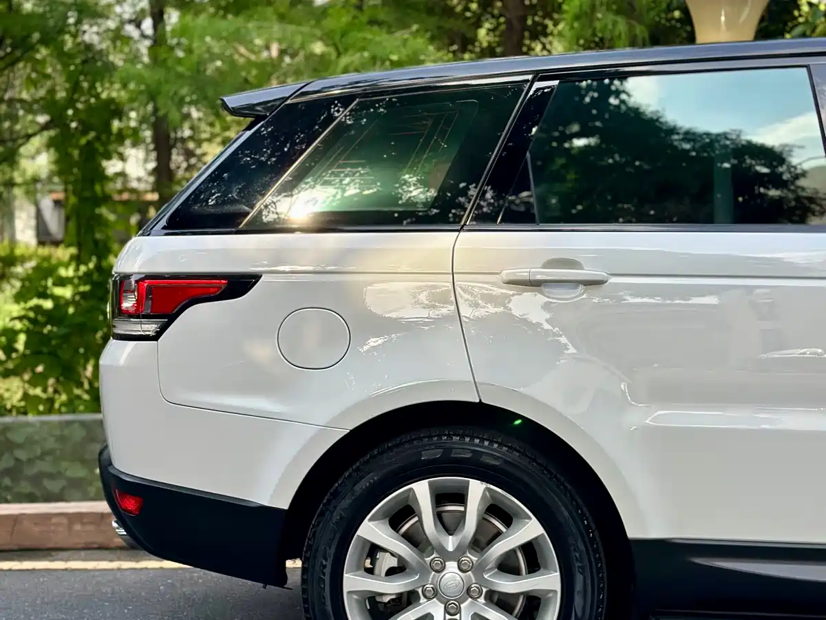 Land Rover Range Rover Sport 2016 Model 3.0 SDV6 HSE DYNAMIC фото 11