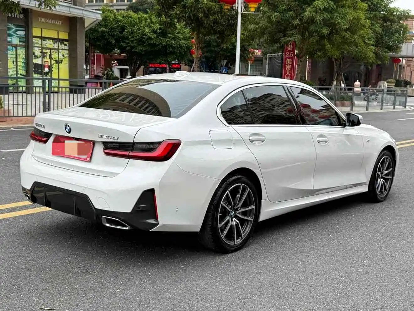Photo 9 - BMW 3 Series