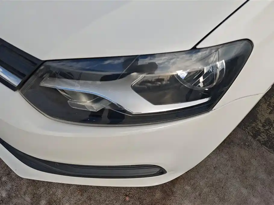 Volkswagen Polo 2016 1.4L Automatic Trend фото 5