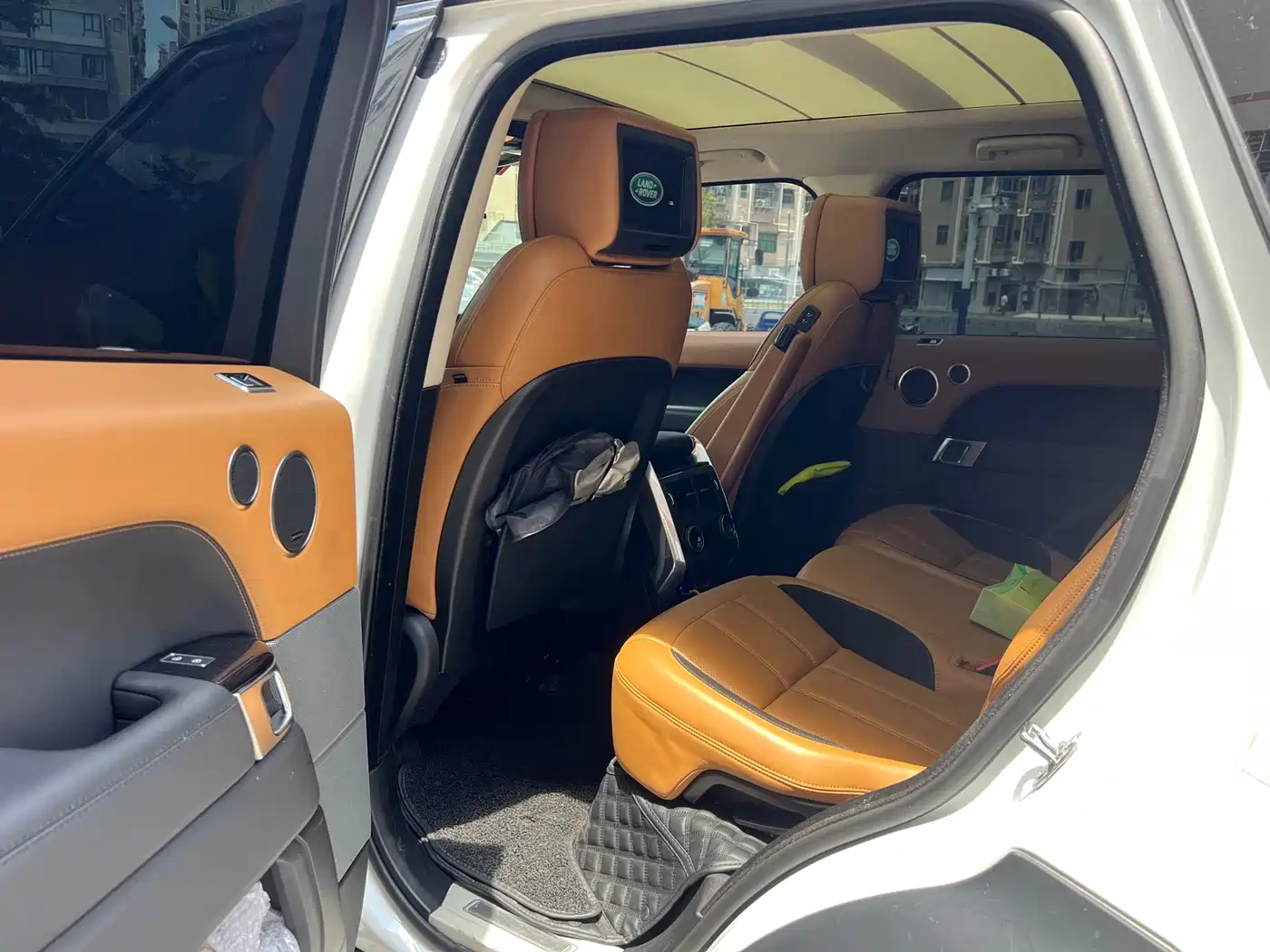 Land Rover Range Rover Sport 2022 3.0 L6 Gloss Black Edition фото 3