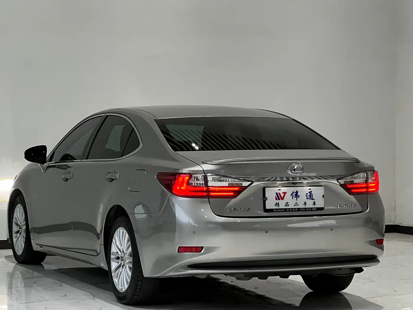 Lexus ES 2015 200 Elite Edition фото 28