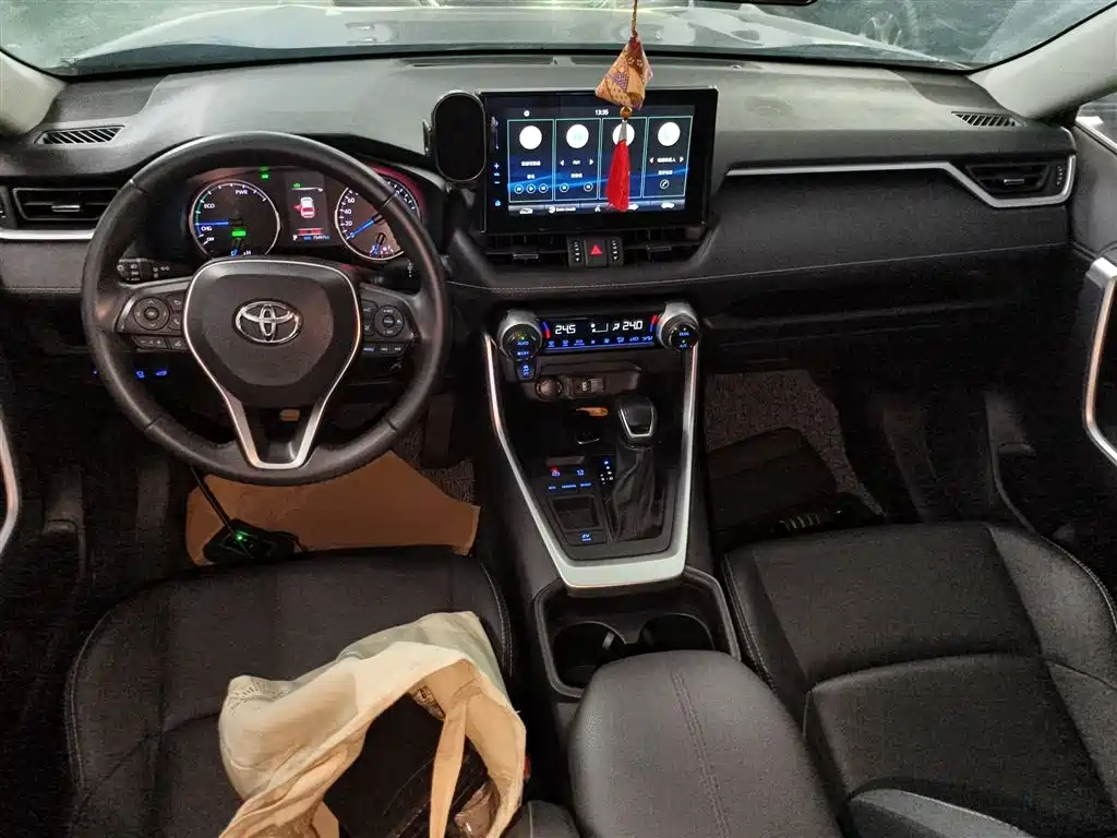 Toyota Wildlander 2022 Hybrid 2.5L E-CVT FWD Luxury PLUS Edition фото 6