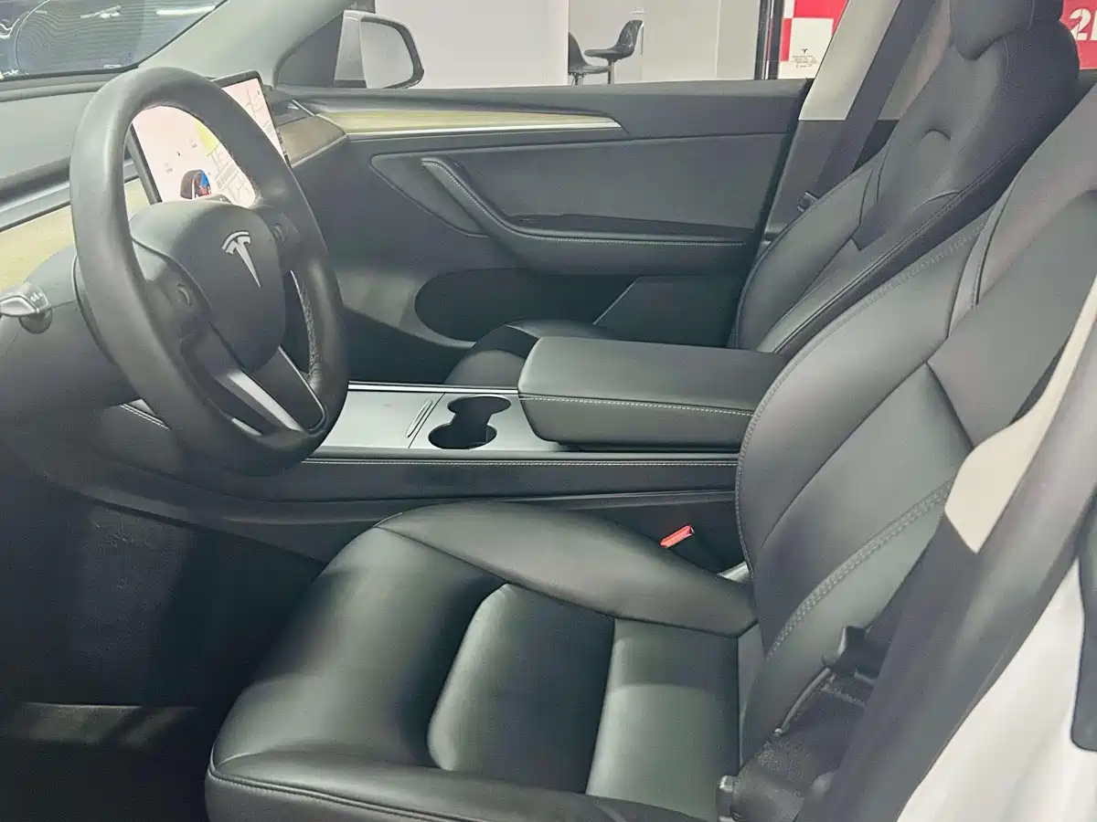 Фото 4 - Tesla Model Y