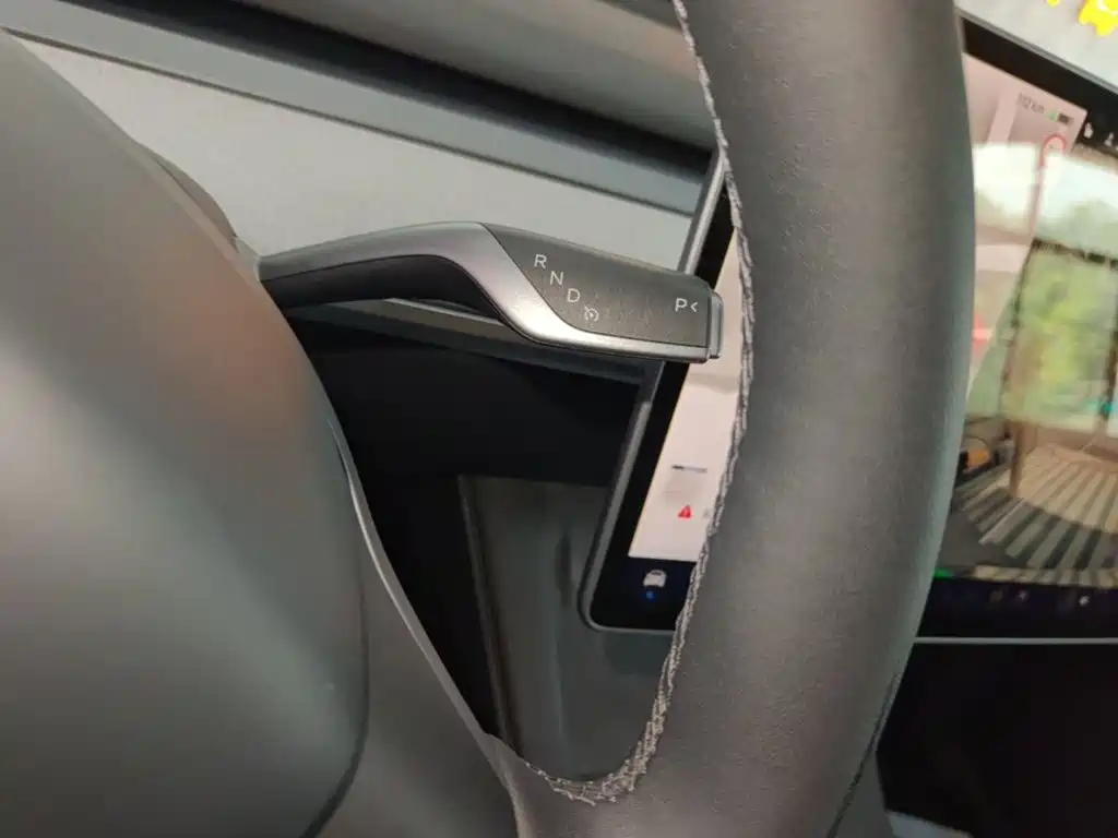 Фото 14 - Tesla Model Y