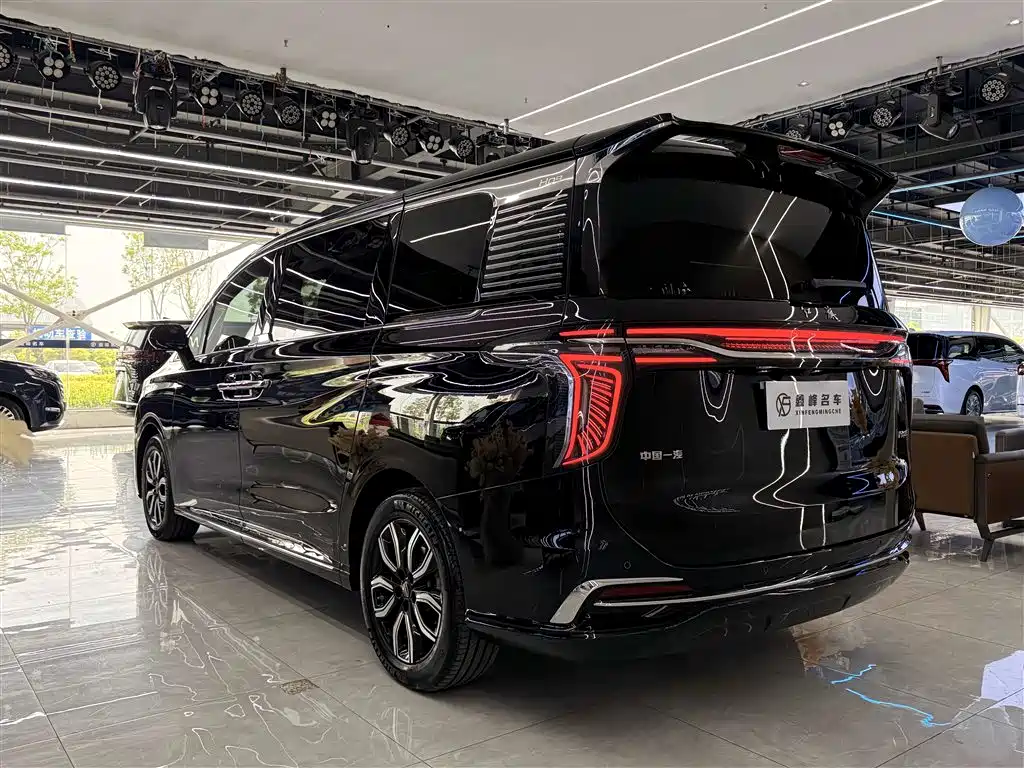Hongqi HQ9 2023 2.0T Smart Connect Flag Enjoy Edition фото 26