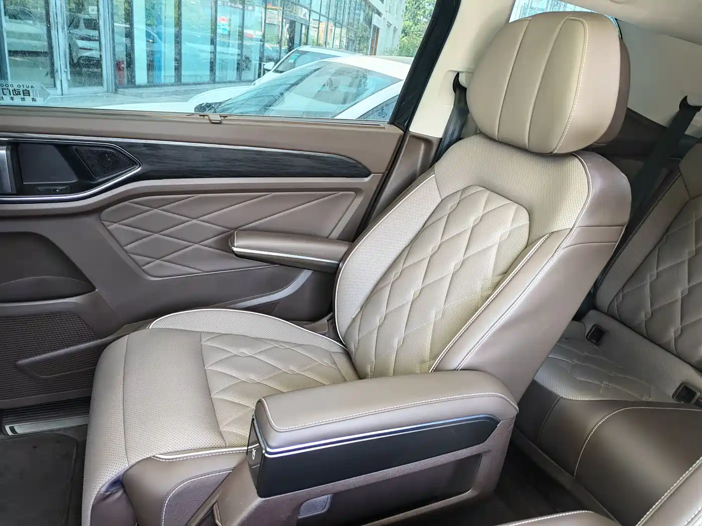 Volkswagen Viloran 2024 380TSI Executive Edition фото 6