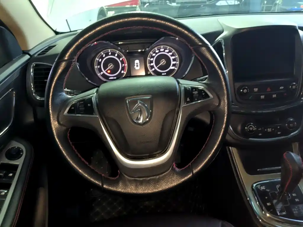 Baojun 560 2017 2016 1.8L iAMT Luxury