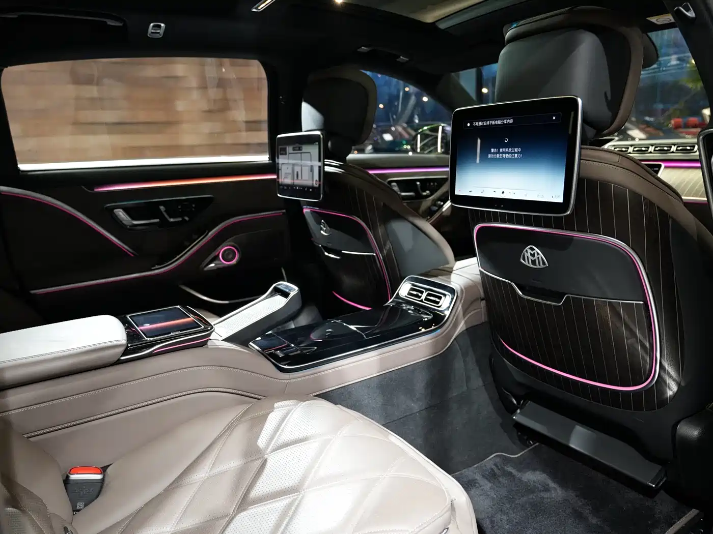 Mercedes-Benz Maybach S-Class 2022 S 680 4MATIC Craftsmanship Limited Launch Edition фото 26