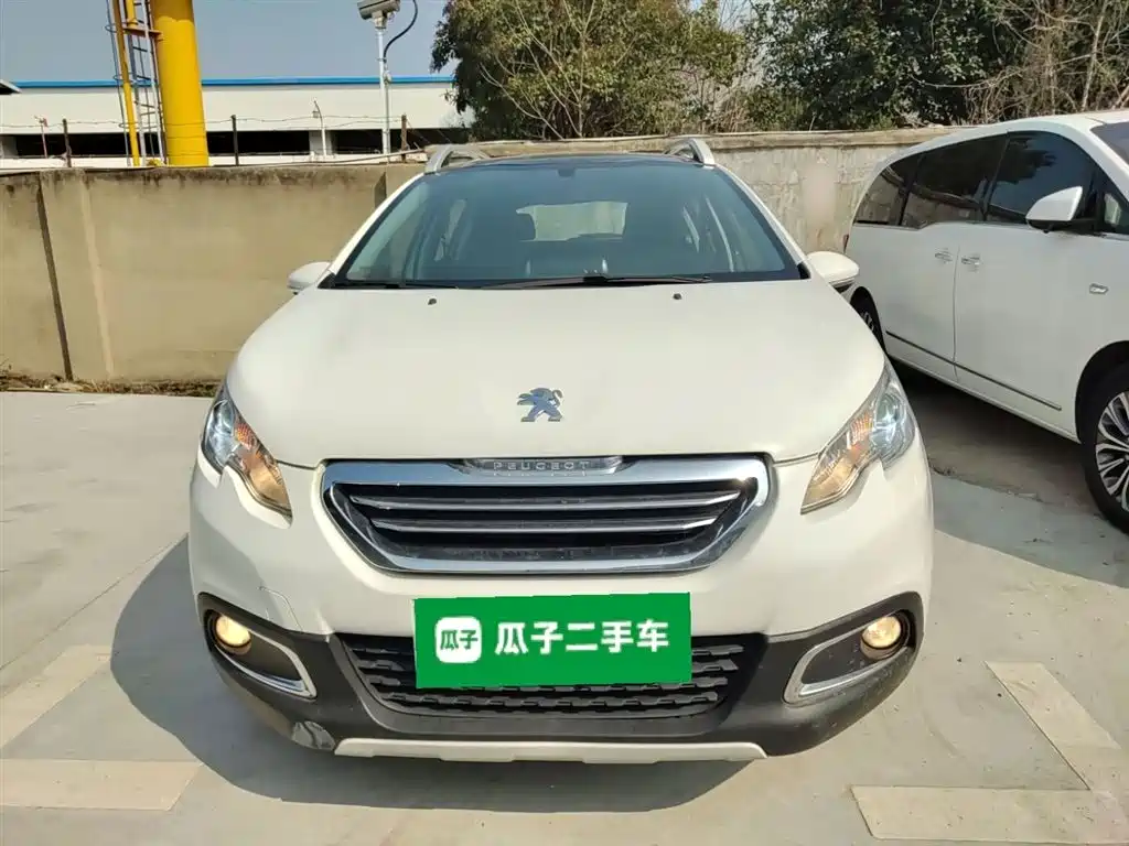 Peugeot 2008 2014 1.6L Automatic Fashion Edition фото 3