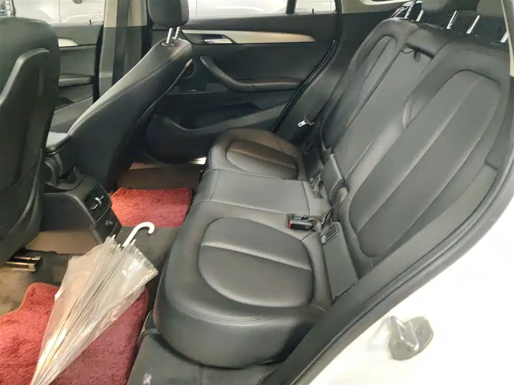 BMW X1 2016 sDrive18Li Premium Model фото 17
