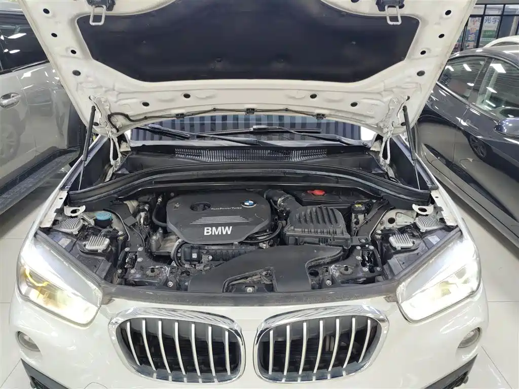 BMW X1 2016 sDrive18Li Premium Model фото 20