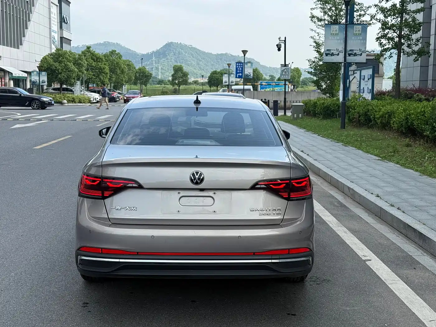 Volkswagen Sagitar 2024 200TSI Manual Flying Edition фото 6