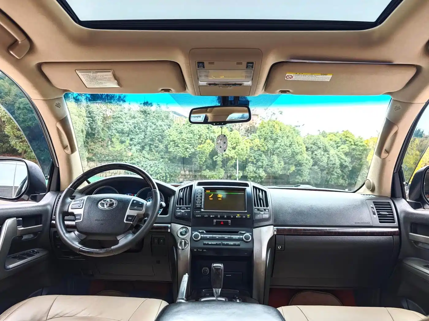 Toyota Land Cruiser 2010 Model 4.7L Automatic VX фото 19