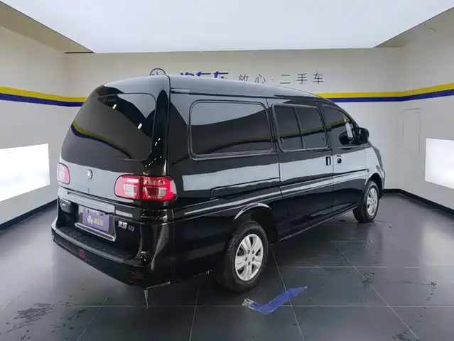 Dongfeng Fengxing Lingzhi 2023 M5L 1.6L Basic 7-seater — фото 3