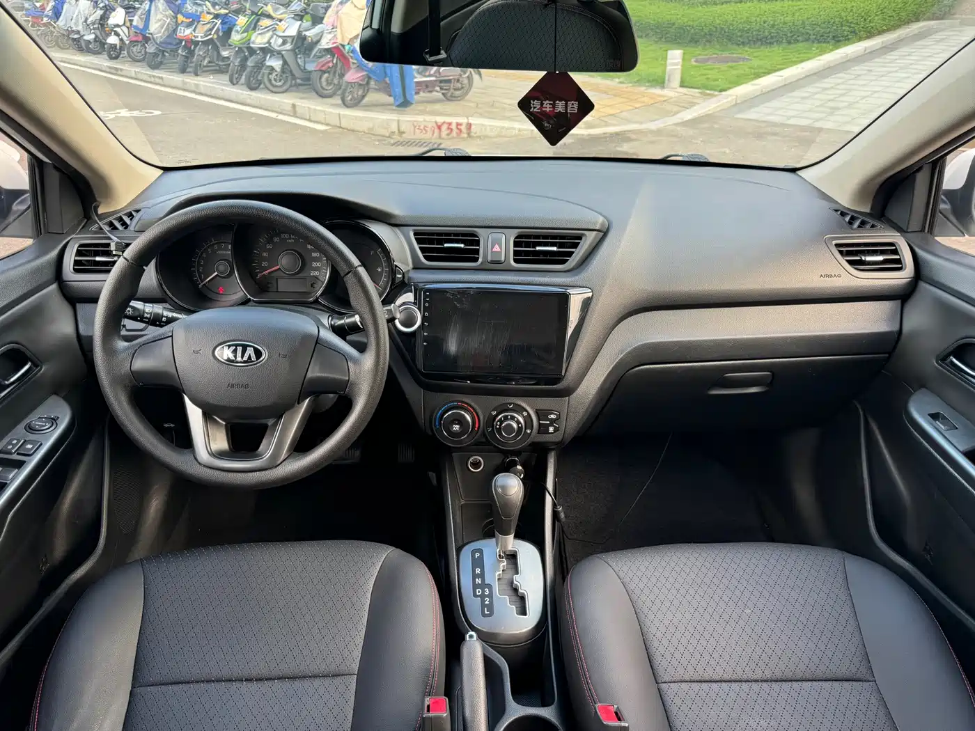 Kia K2 2013 2012 Sedan 1.4L AT GLS Commemorative Edition
