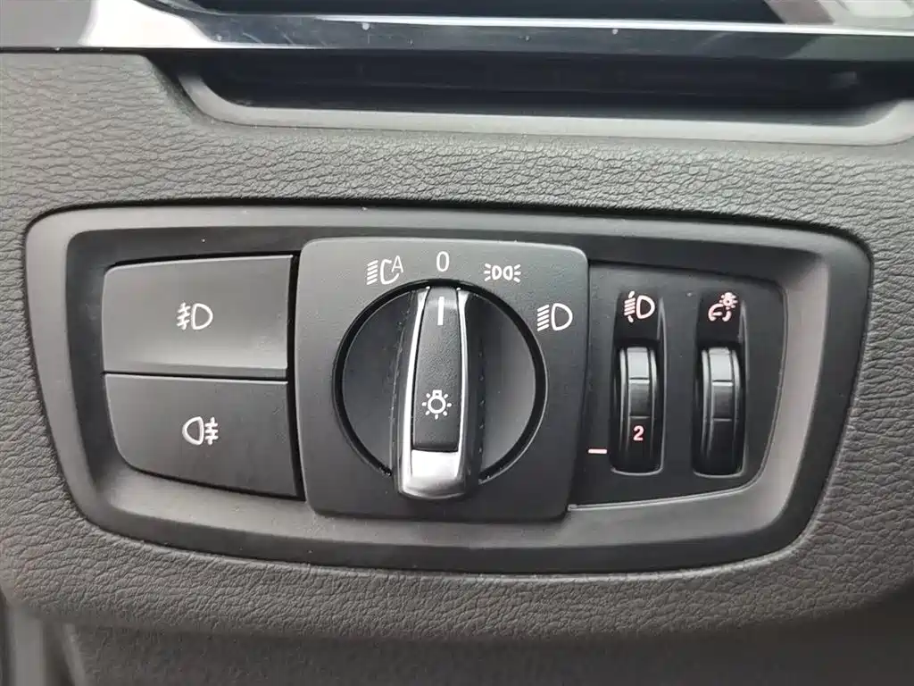 BMW X1 2016 sDrive18Li Fashion Model фото 21