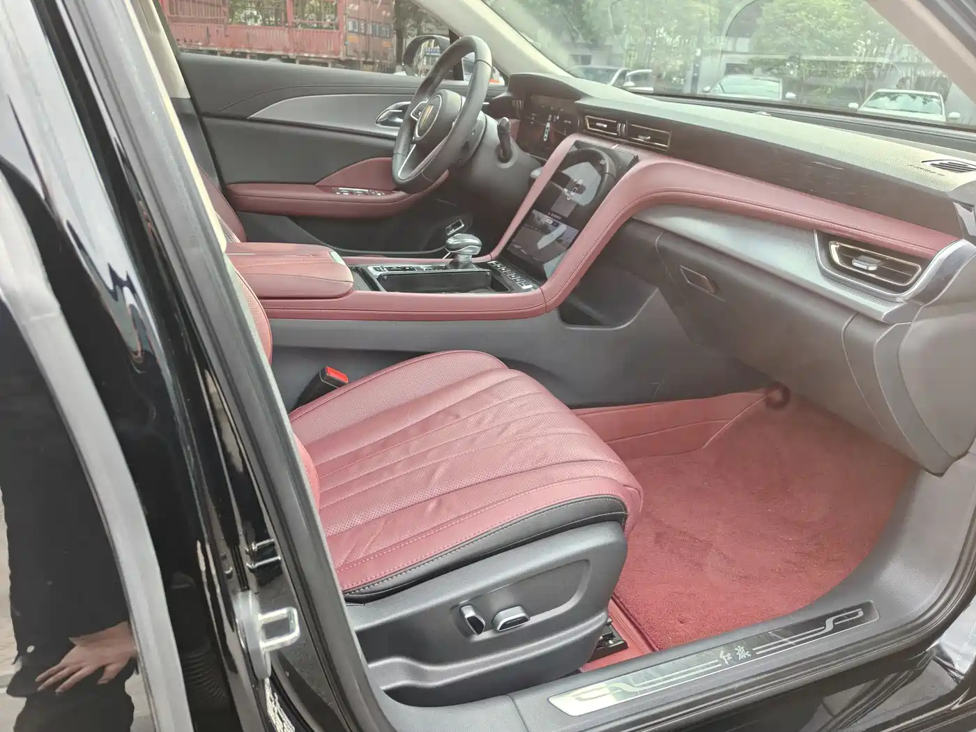 Hongqi H5 2024 2.0T Automatic Smart Connect Flag Smooth Edition фото 15