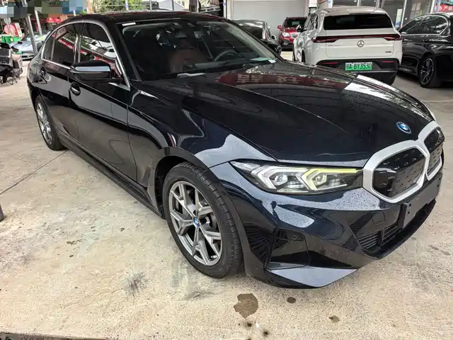 BMW i3 eDrive 35 L