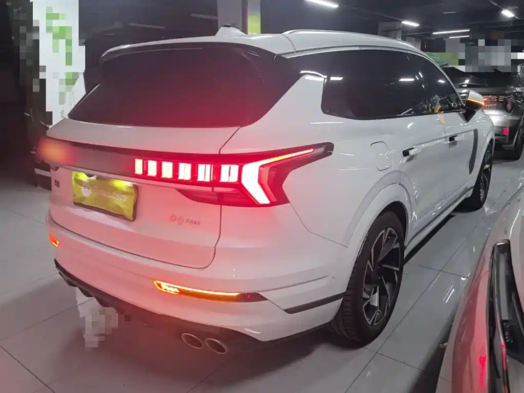 Lynk & Co 09 EM-P 2021 2.0T PHEV Ultra 6-seater фото 7