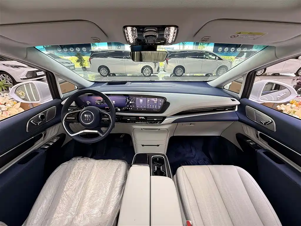 Buick Century 2025 2.0T 7-Seater World Edition фото 7