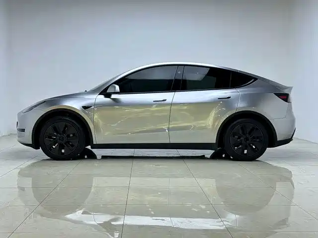 Фото 4 - Tesla Model Y