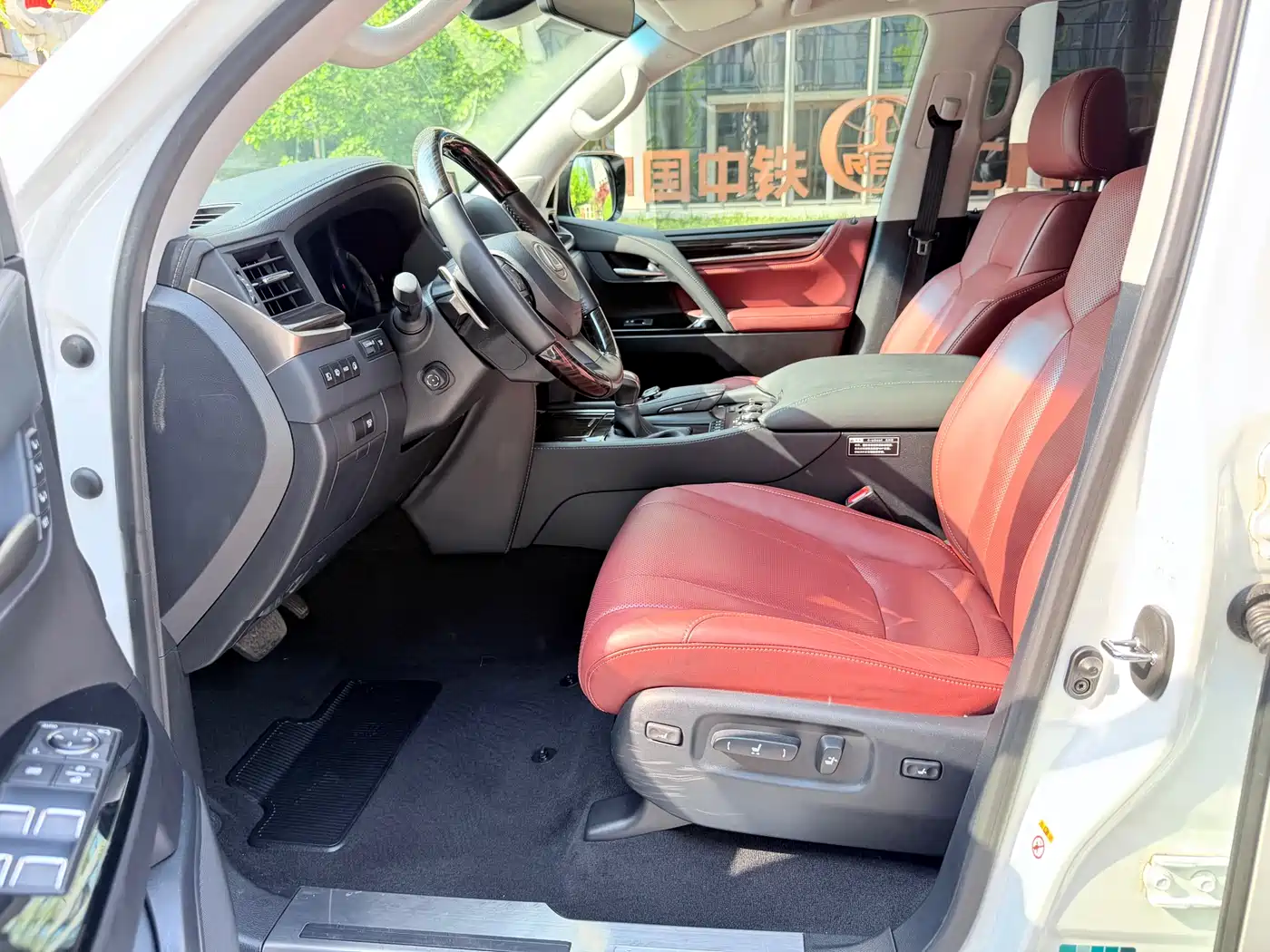 Lexus LX 2019 570 Prestige Luxury Edition фото 9