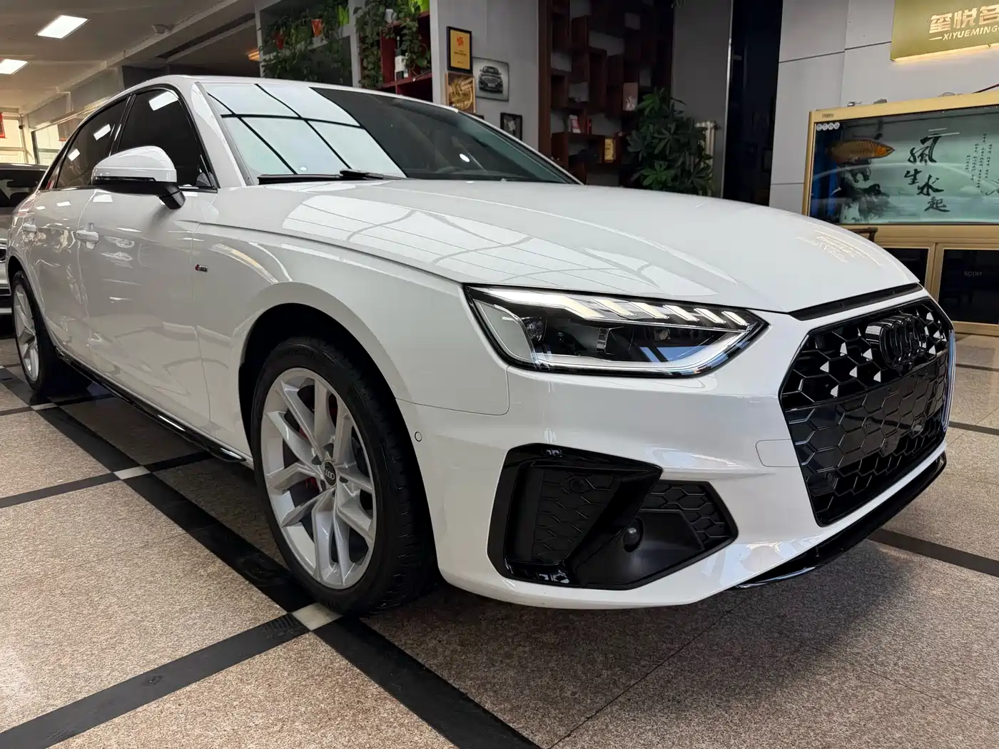 Audi A4L 2023 40 TFSI Luxury Sport фото 3