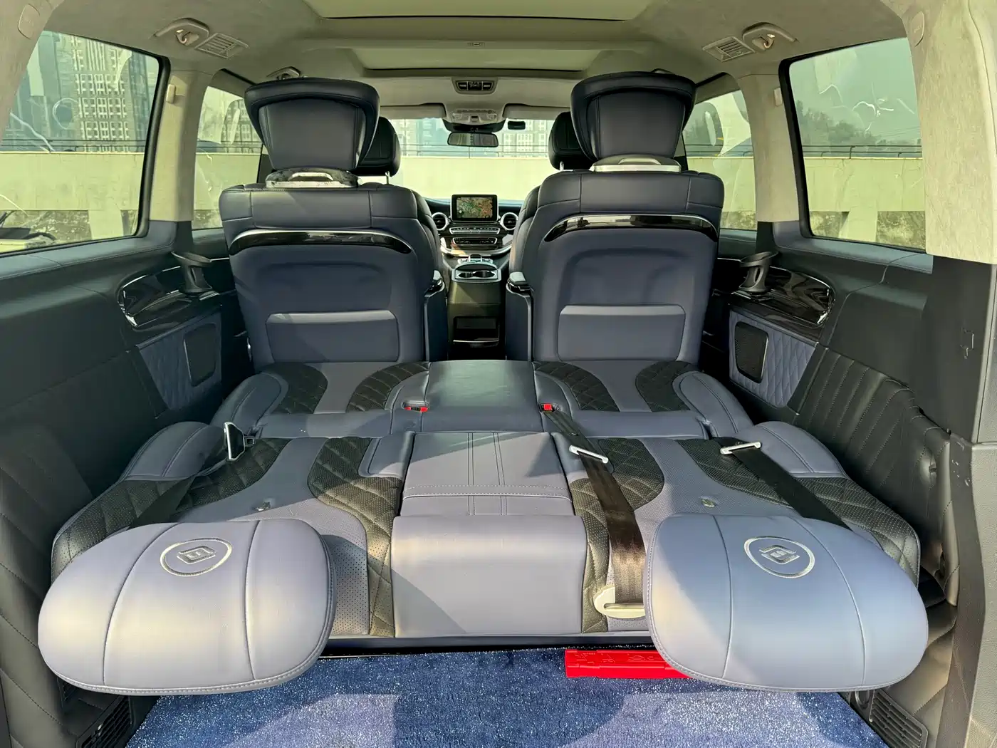 Mercedes-Benz V-Class 2018 V 260 AMG Sport Edition China VI фото 12