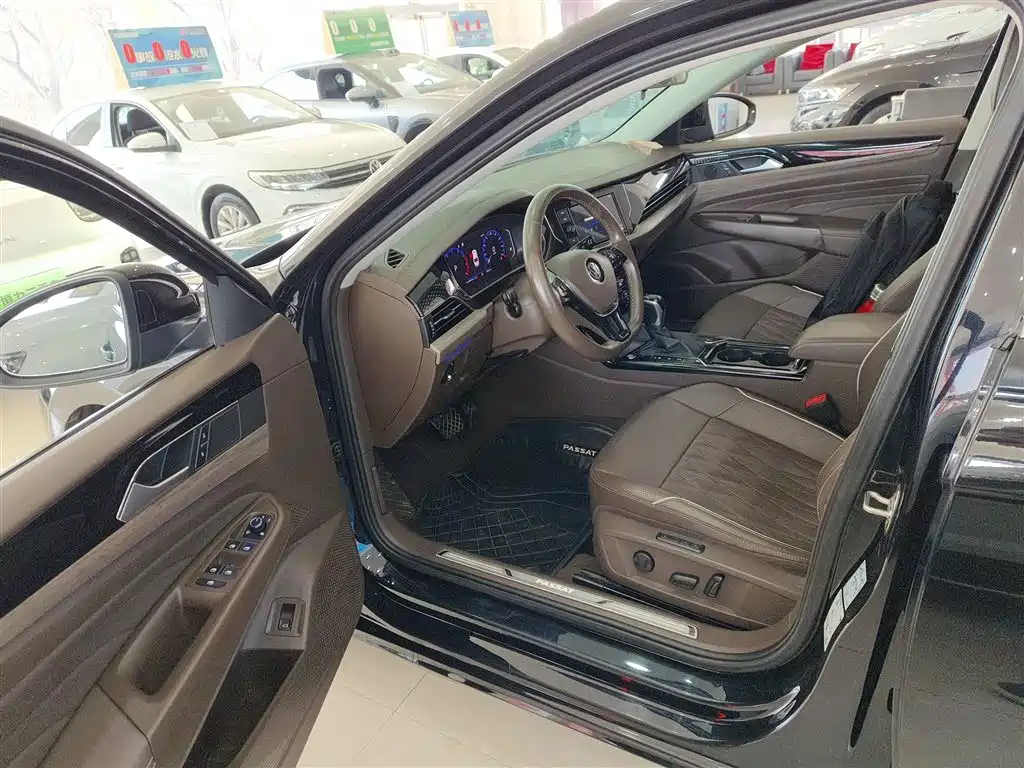 Volkswagen Passat 2019 330TSI Luxury Edition China VI фото 12