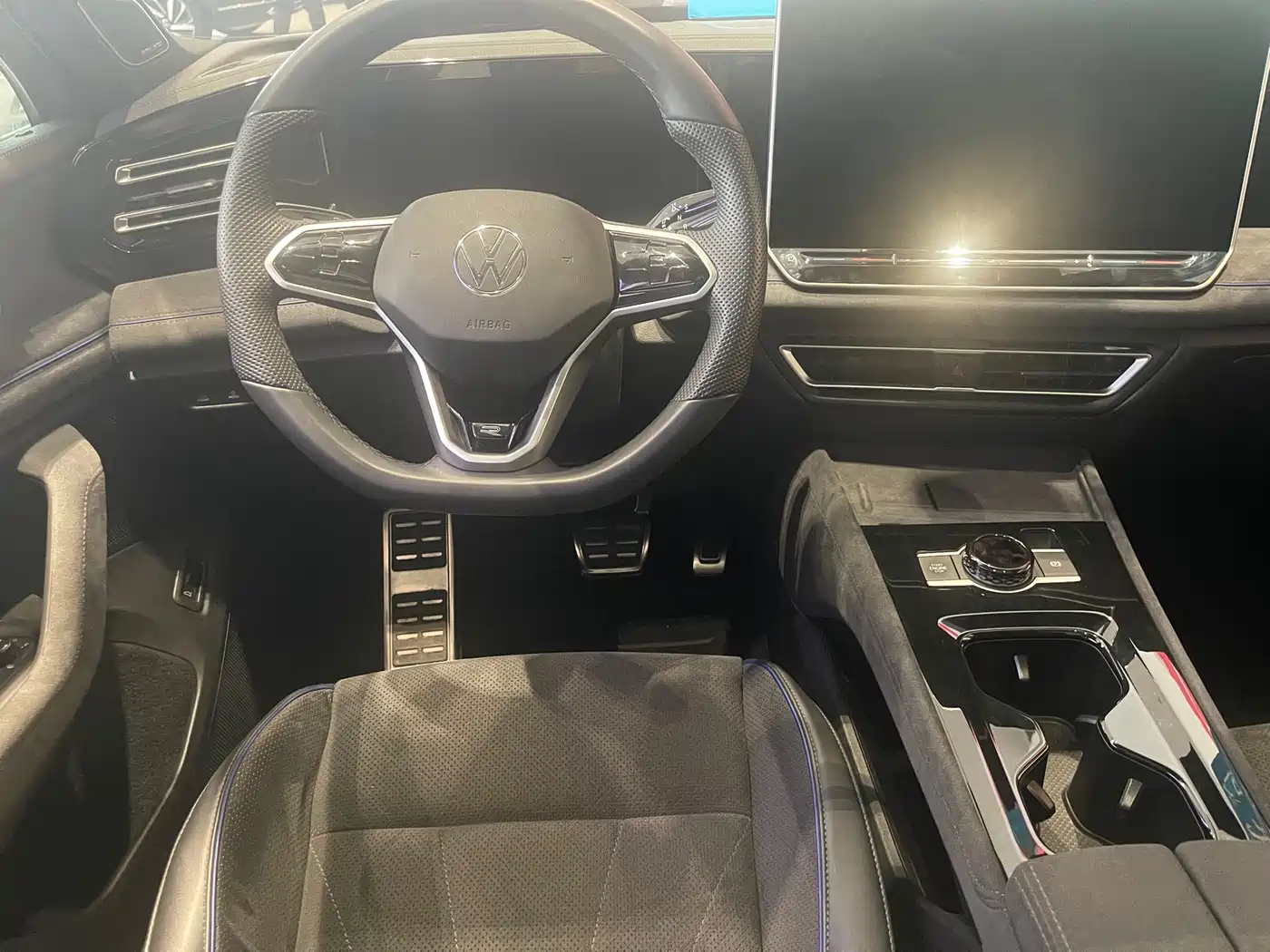 Volkswagen Tiguan L 2024 PRO 380TSI 4WD R-Line Premium Edition фото 9
