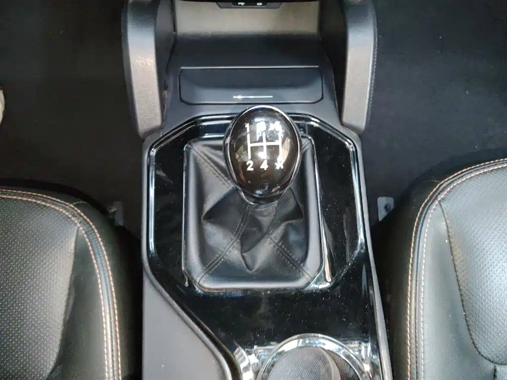 Geely Haoqing SUV 2016 2016 2.4L Manual 4WD Premium Edition