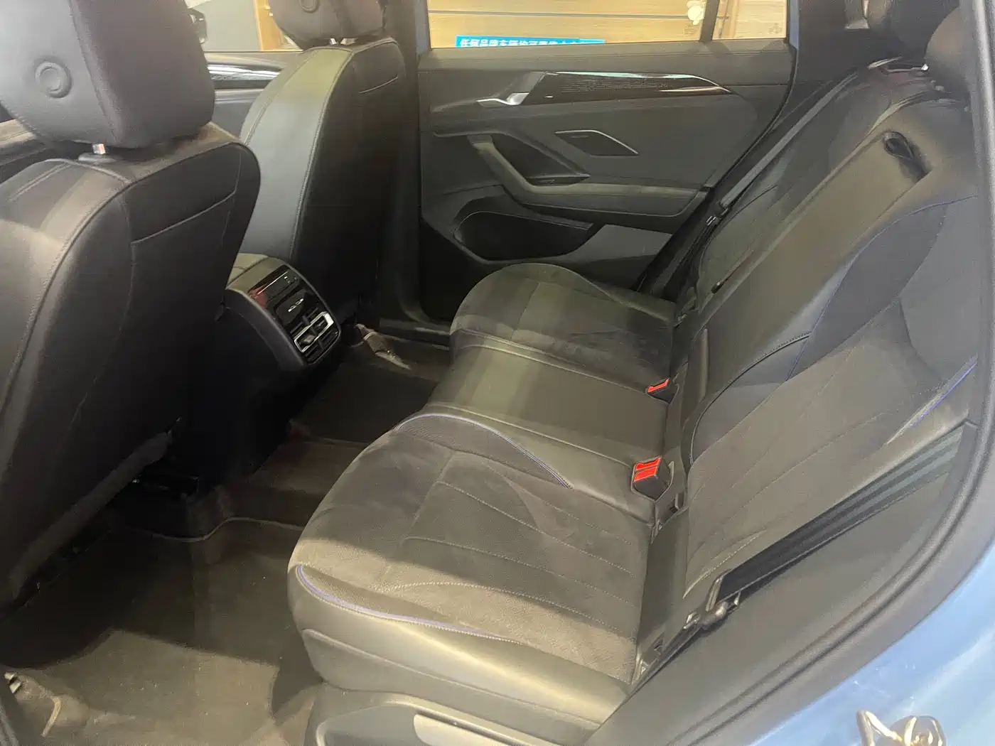 Volkswagen Tiguan L 2024 PRO 380TSI 4WD R-Line Premium Edition фото 8