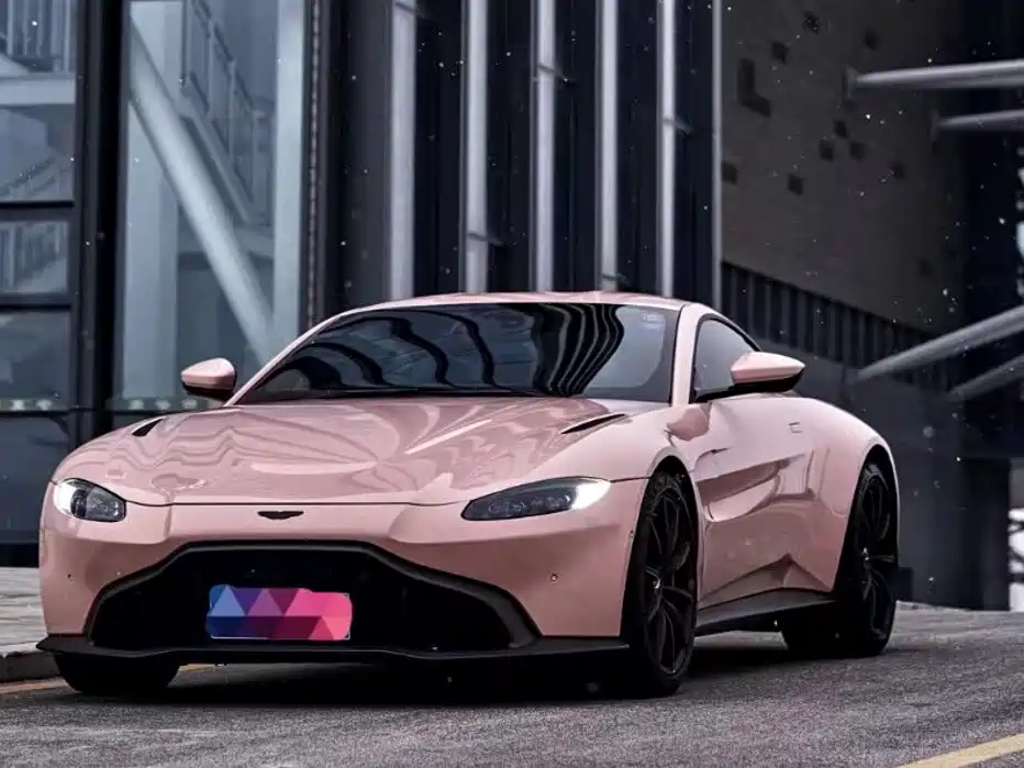 Фото 1 - Aston Martin V8 Vantage
