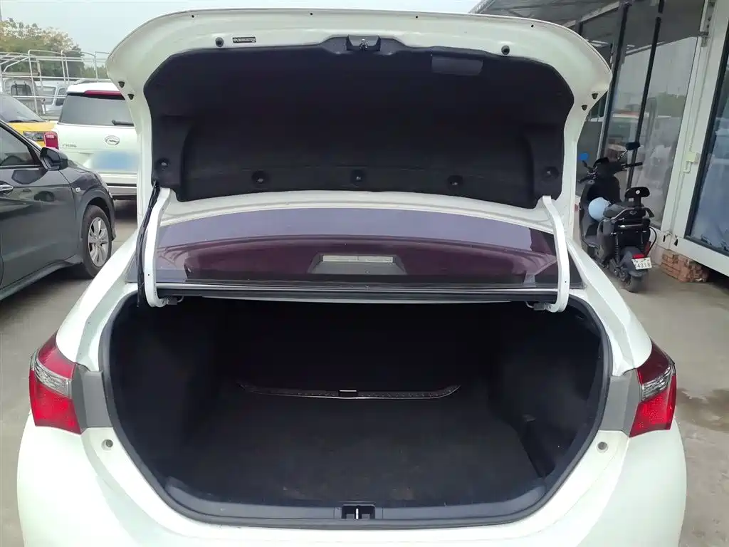 Toyota Corolla 2017 Facelift 1.2T S-CVT GL фото 13