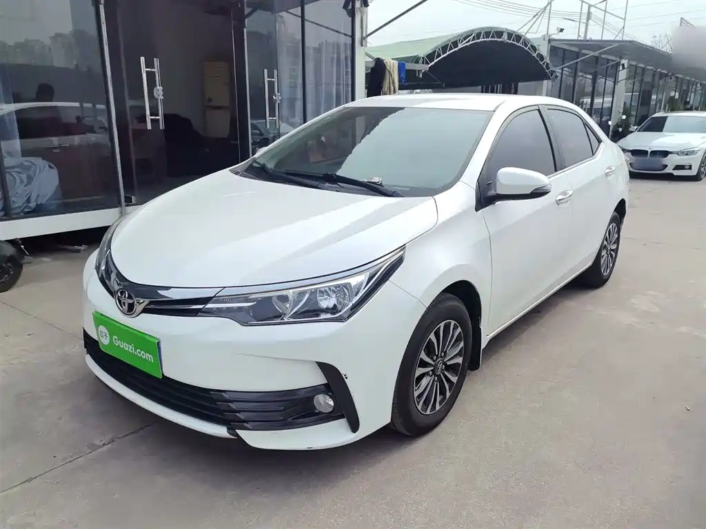 Toyota Corolla 2017 Facelift 1.2T S-CVT GL фото 2