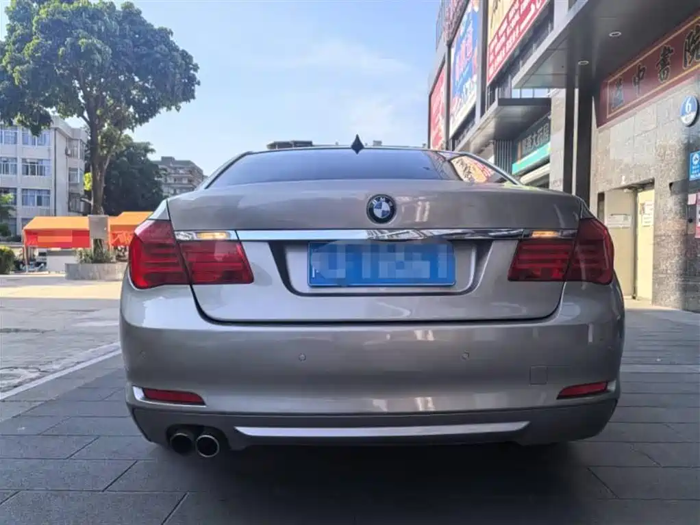 BMW 7 Series 2011 730Li Elegance фото 4