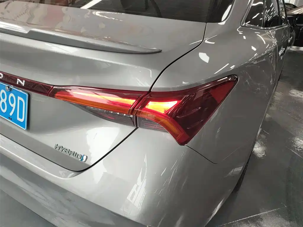 Toyota Avalon 2022 Hybrid 2.5L Luxury Edition фото 8