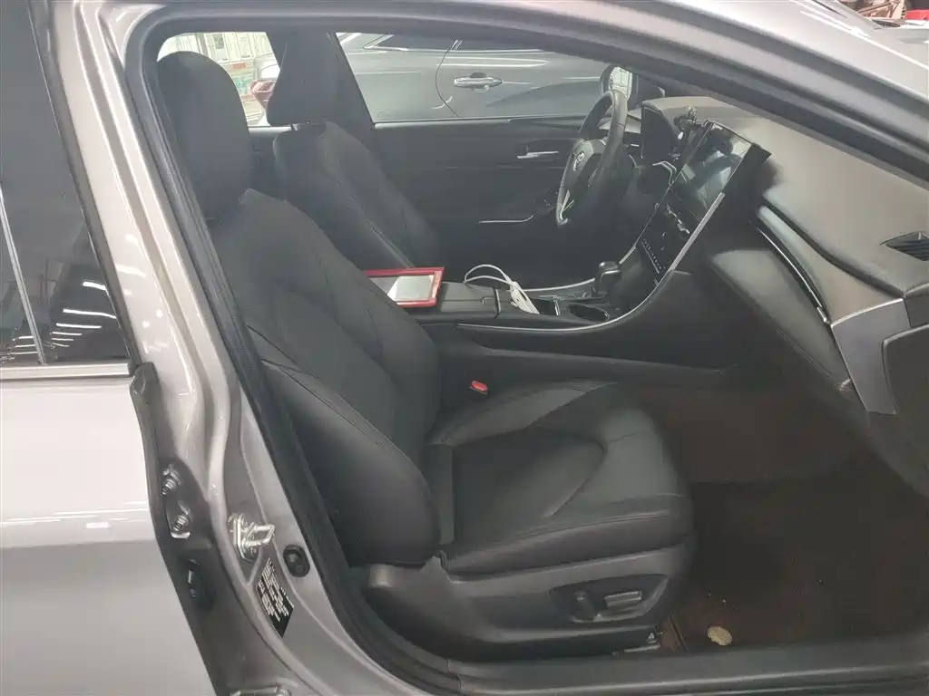 Toyota Avalon 2022 Hybrid 2.5L Luxury Edition фото 25