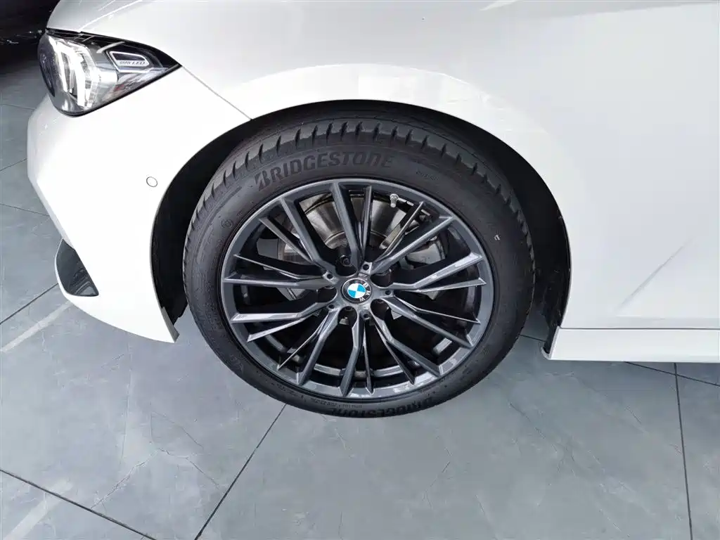 BMW 3 Series 2024 325Li M Sport Shadowline Package фото 25