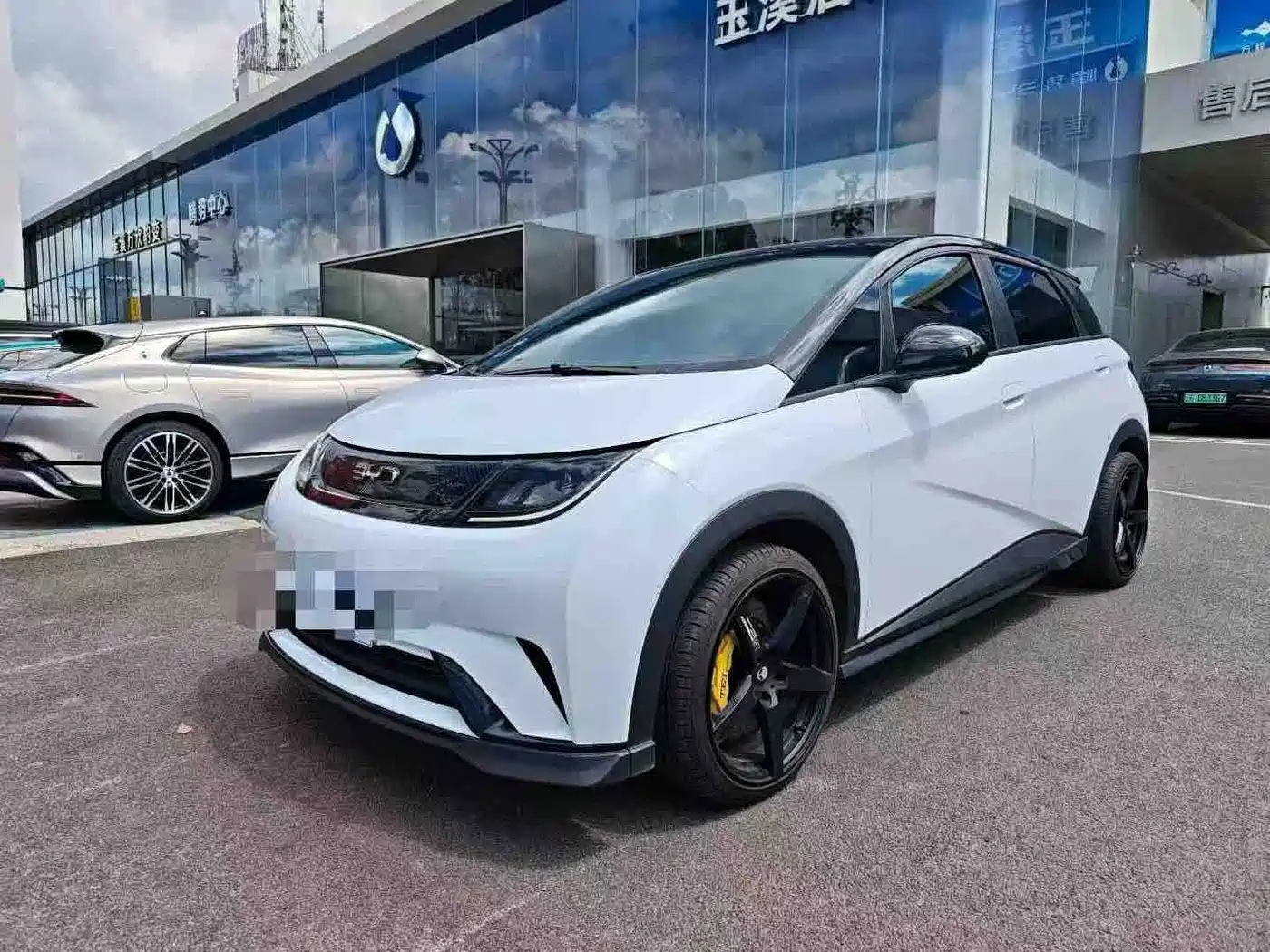 BYD Dolphin 2023