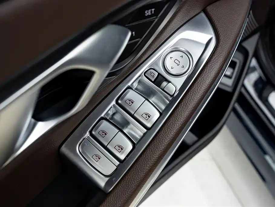 BMW 3 Series 2024 325Li M Sport Package фото 23