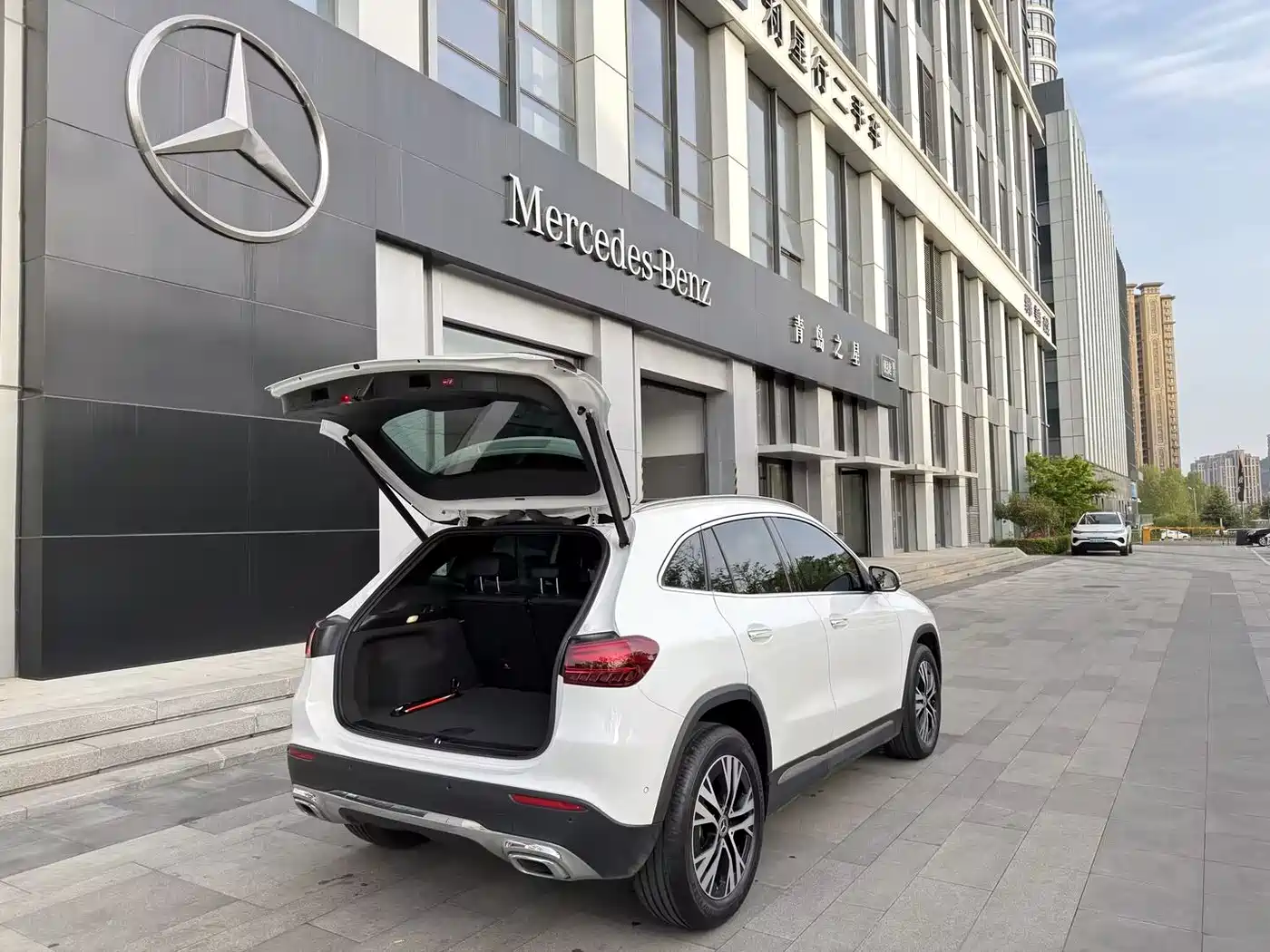 MERCEDES-BENZ GLA