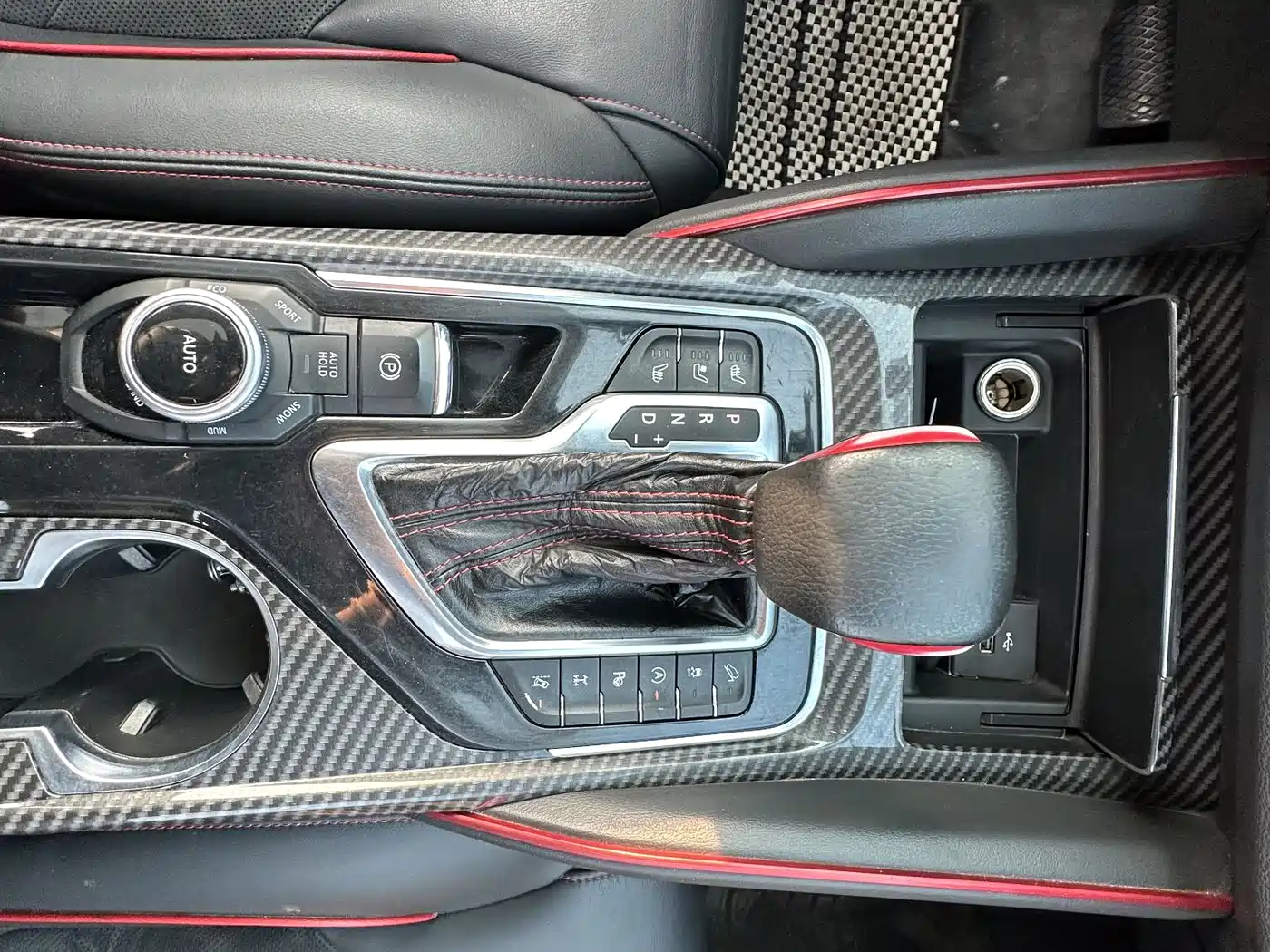 SAIC Maxus D90 2017 2.0T Auto AWD Fully-loaded Edition фото 4