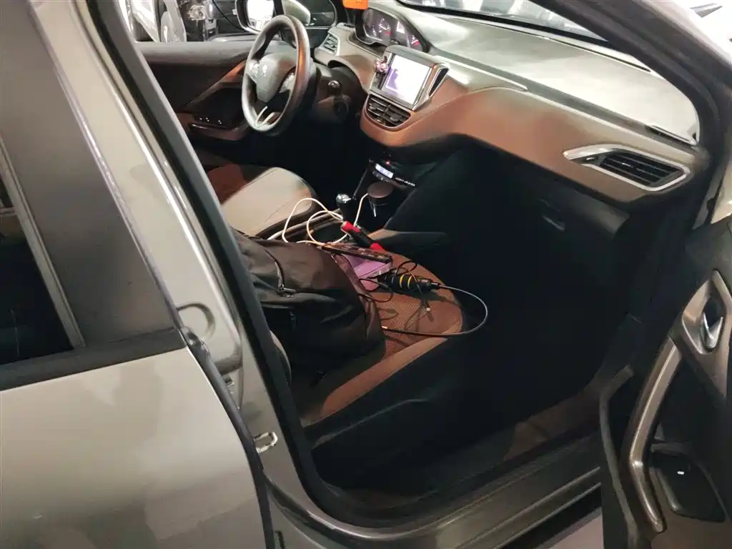 Peugeot 2008 2016 230THP Automatic Fashion фото 11