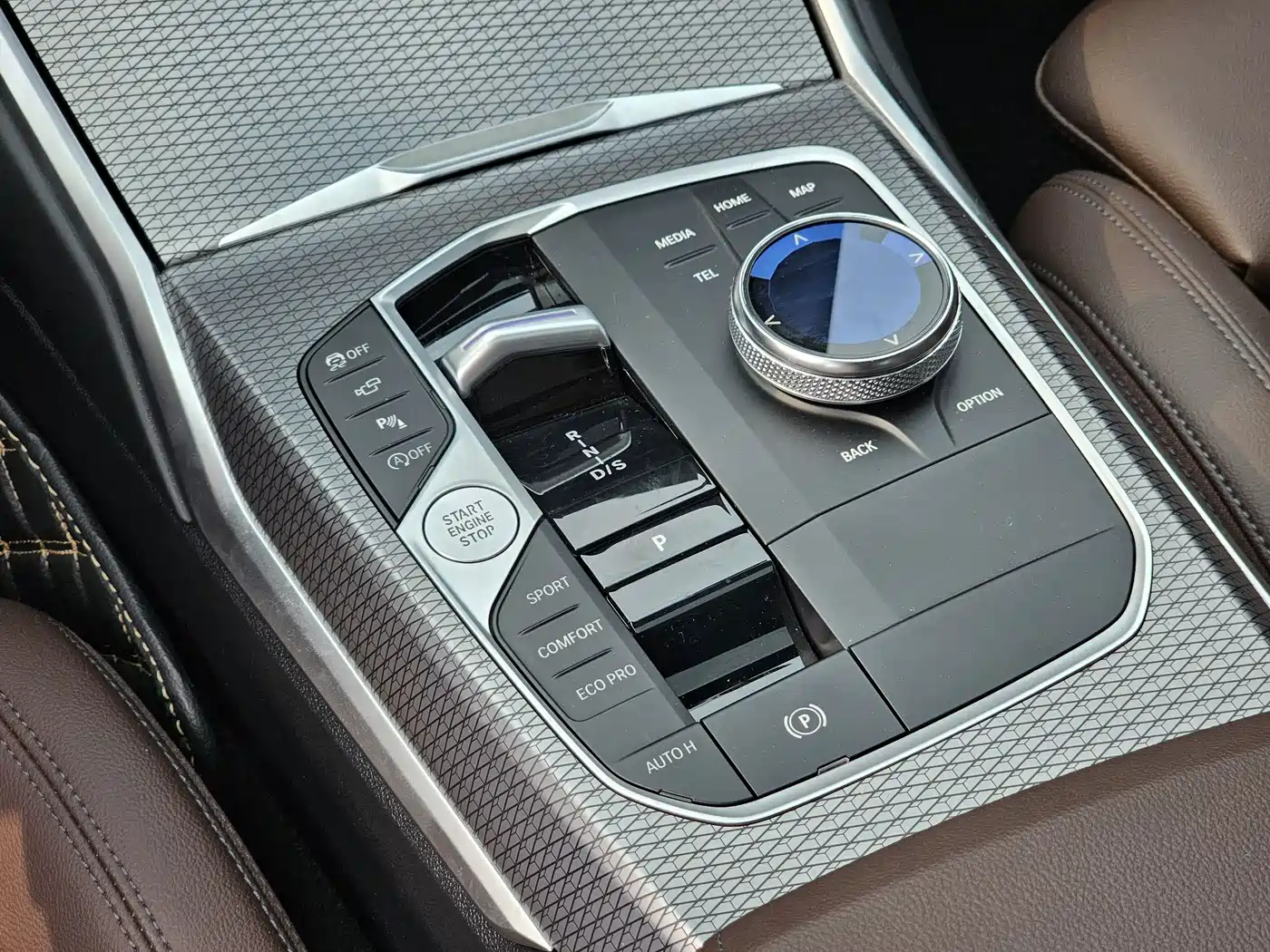 BMW 3 Series 2023 325i M Sport Black Night Package фото 18