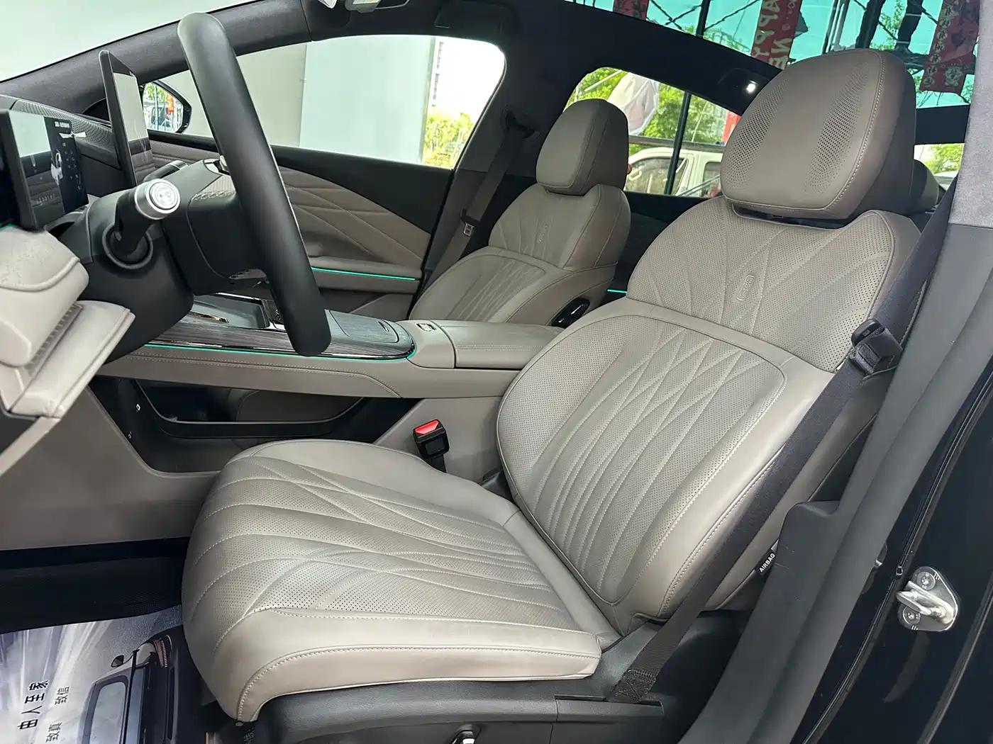 Geely Galaxy Galaxy Xingyao 8 2025 130km EM-P Starship Edition фото 17