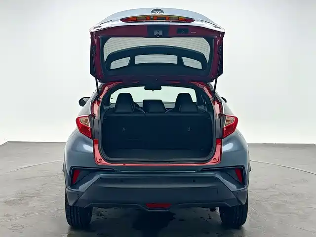 Toyota C-HR 2021 2020 Model 2.0L Leading