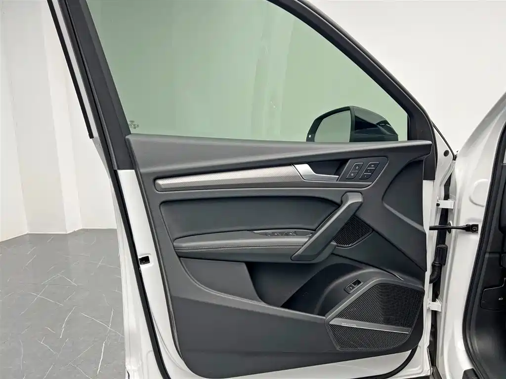 Audi Q5L 2022 45T Luxury Dynamic фото 13