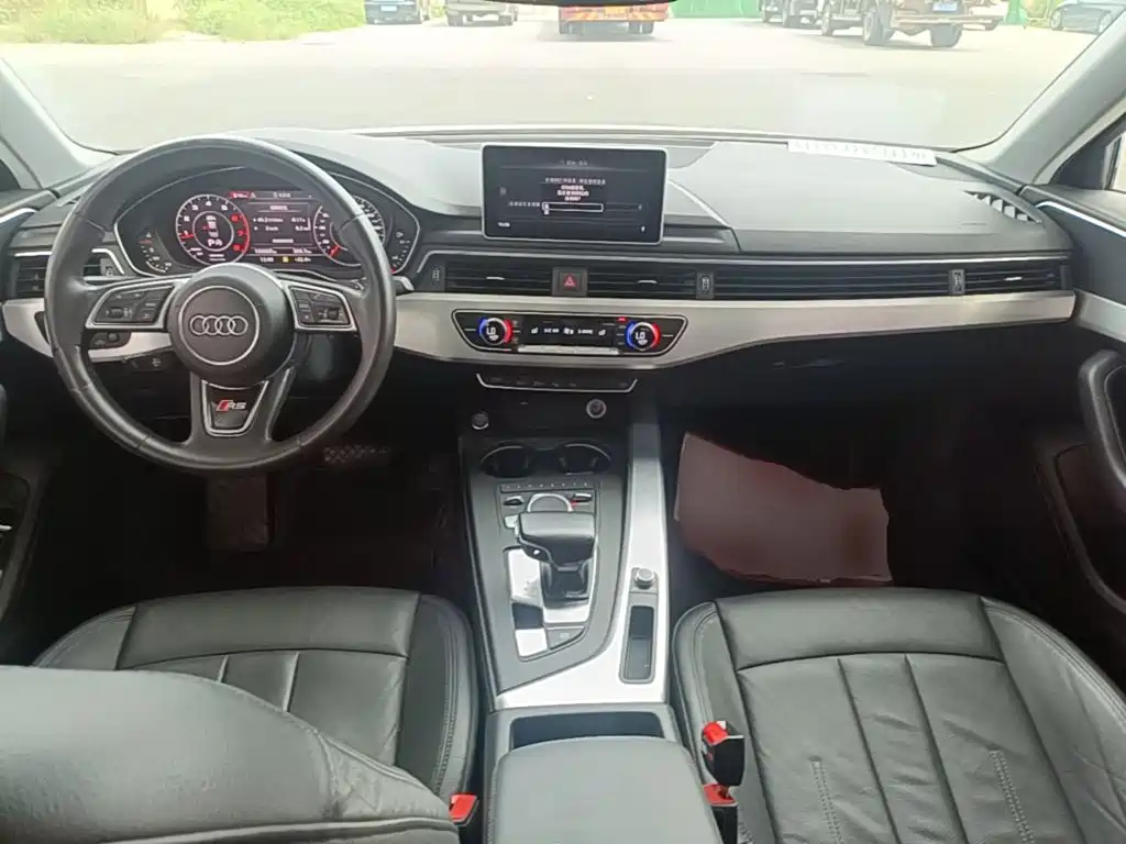 Фото 10 - Audi A4L