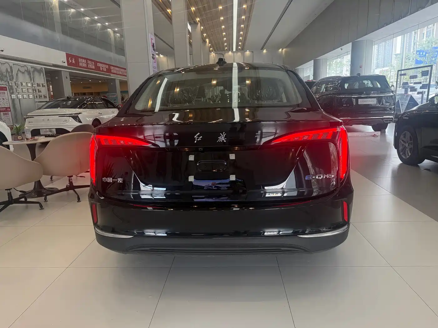 Hongqi E-QM5 2026 2025 Model 500km Travel Edition